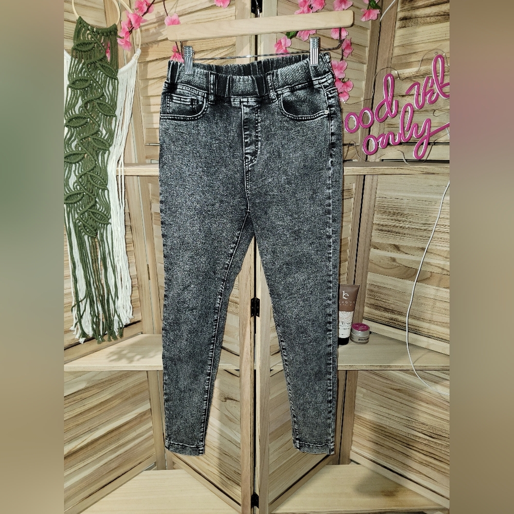 New Women's Pull On Jeans | Black & Light Blue
